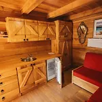 River Huts Zrmanja أوبروفاتش