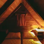 River Huts Zrmanja بيت خشبي