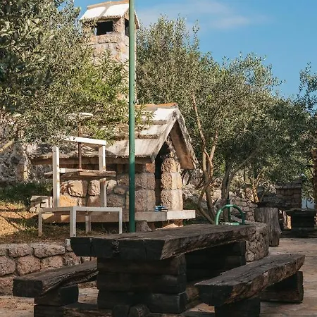 River Huts Zrmanja