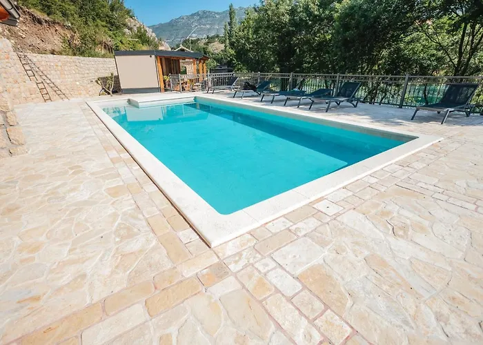 River Huts Zrmanja 롯지