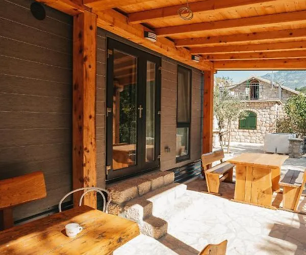 River Huts Zrmanja 오브로박