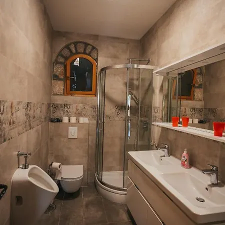 River Huts Zrmanja Hytte