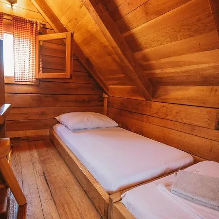 River Huts Zrmanja Lodge