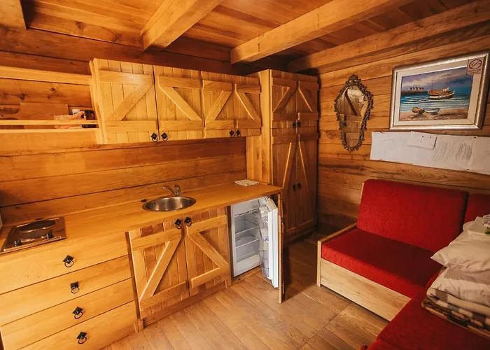 River Huts Zrmanja Обровац