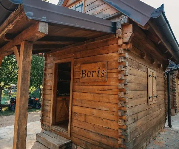 River Huts Zrmanja Деревянный коттедж *
