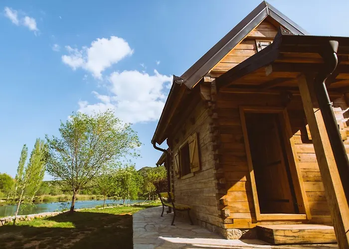 River Huts Zrmanja Деревянный коттедж Обровац